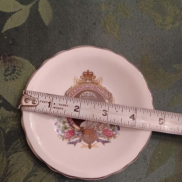 Queen Elizabeth Silver Jubilee Commemorative Royal Grafton Trinket Plate - Picture 4 of 4